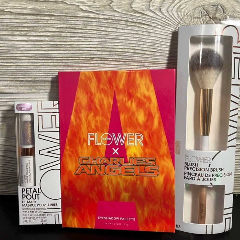 Flower Beauty - Charlie's Angels Eyeshadow Palette, Lip Mask and Precision Brush
